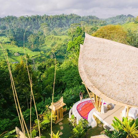 Danaswari Bali Bamboo House Villa Selat Exterior photo