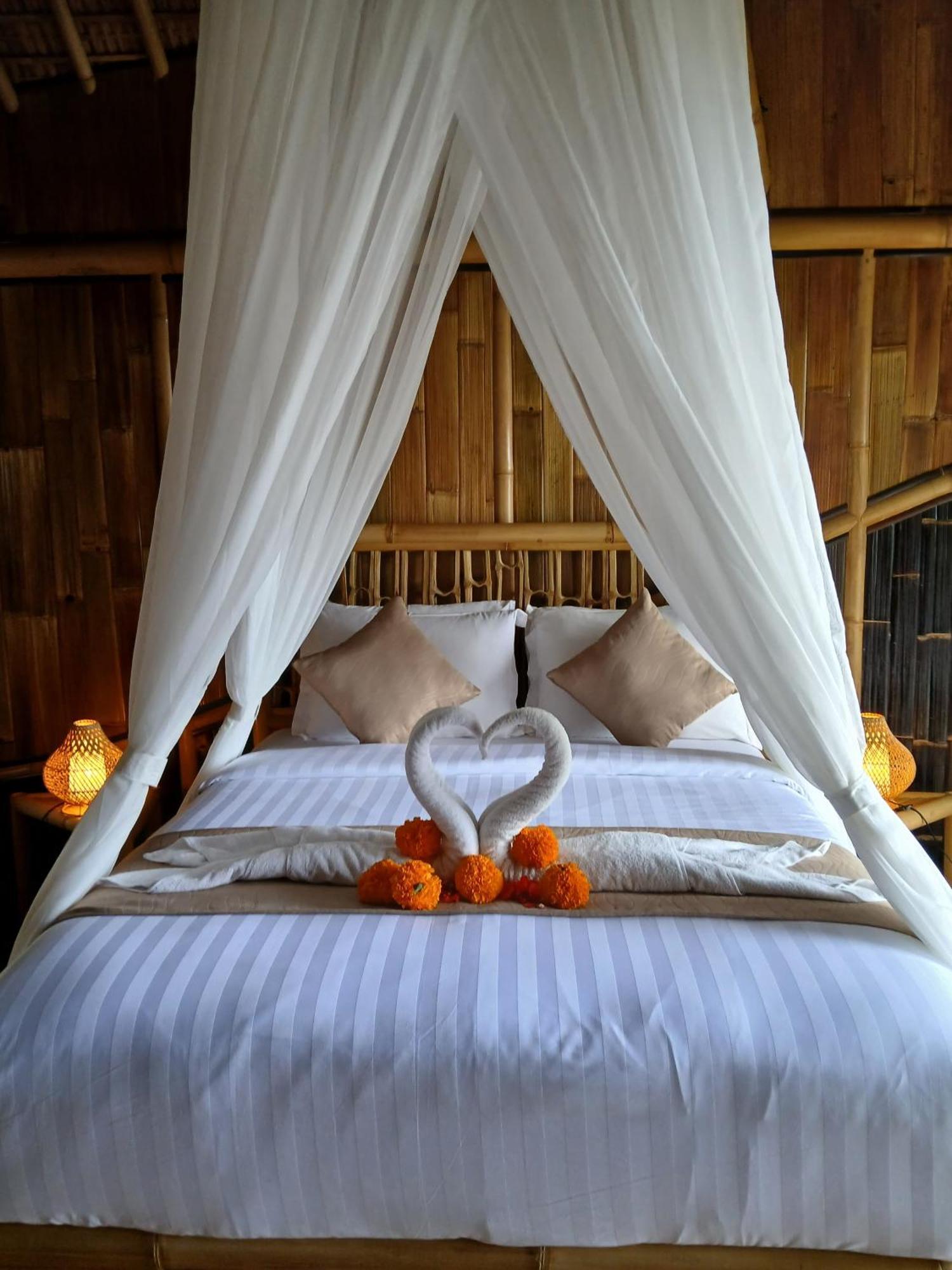 Danaswari Bali Bamboo House Villa Selat Exterior photo