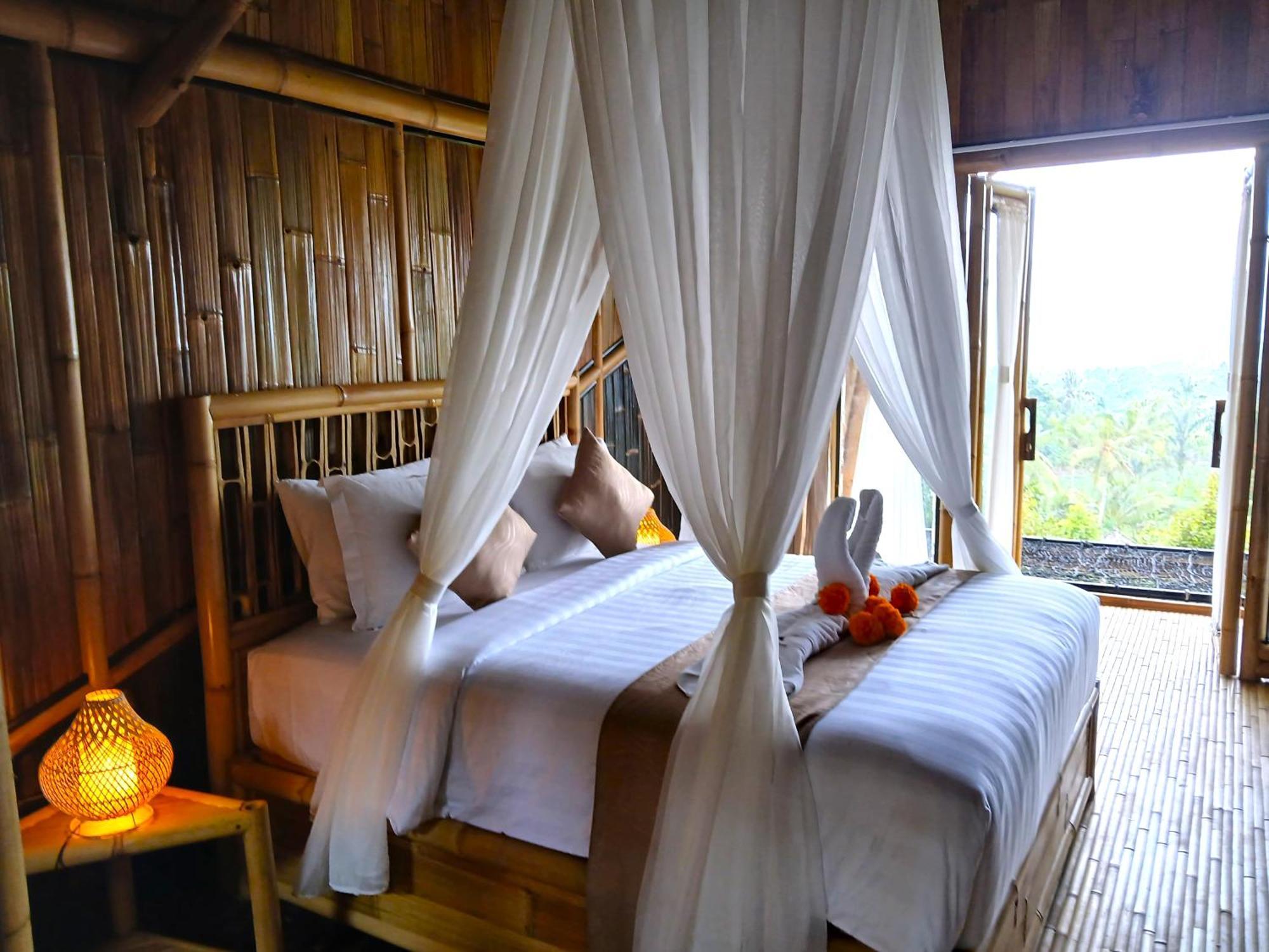 Danaswari Bali Bamboo House Villa Selat Exterior photo
