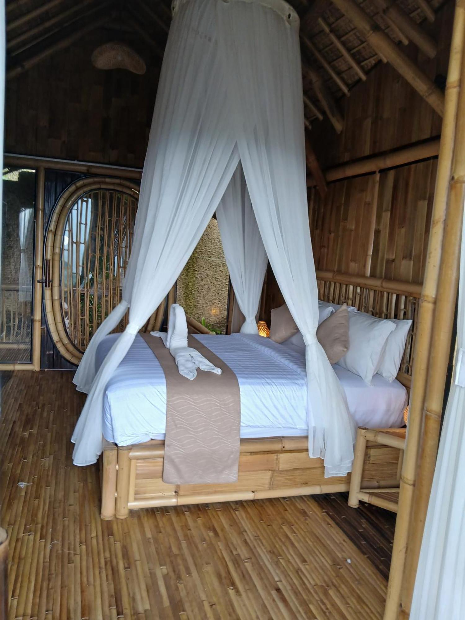 Danaswari Bali Bamboo House Villa Selat Exterior photo