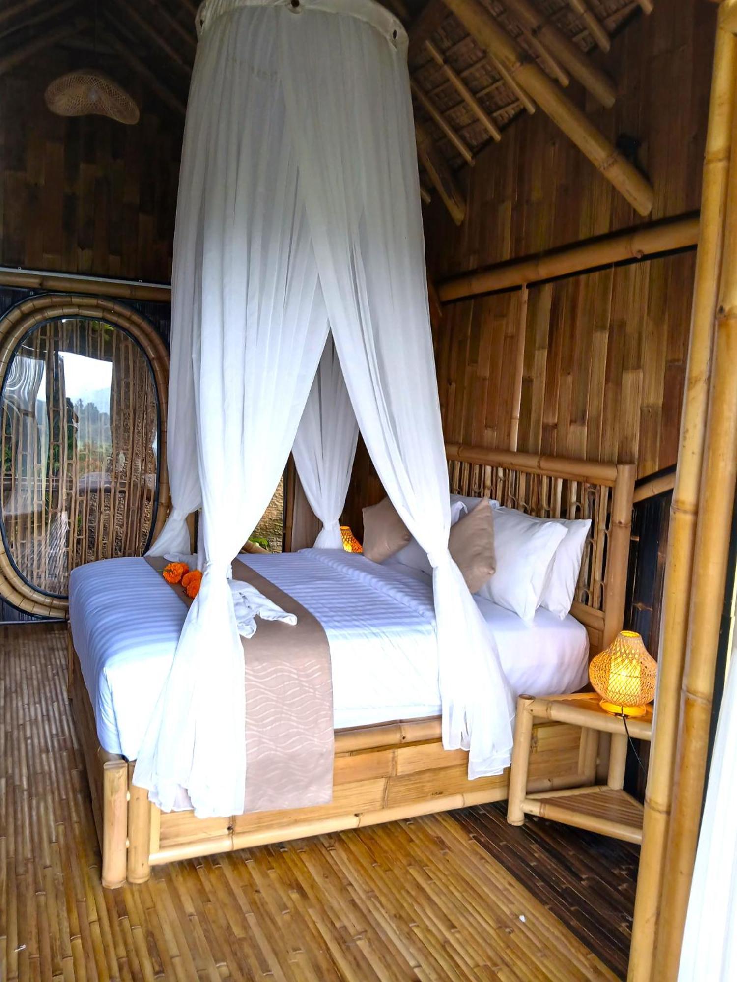 Danaswari Bali Bamboo House Villa Selat Exterior photo