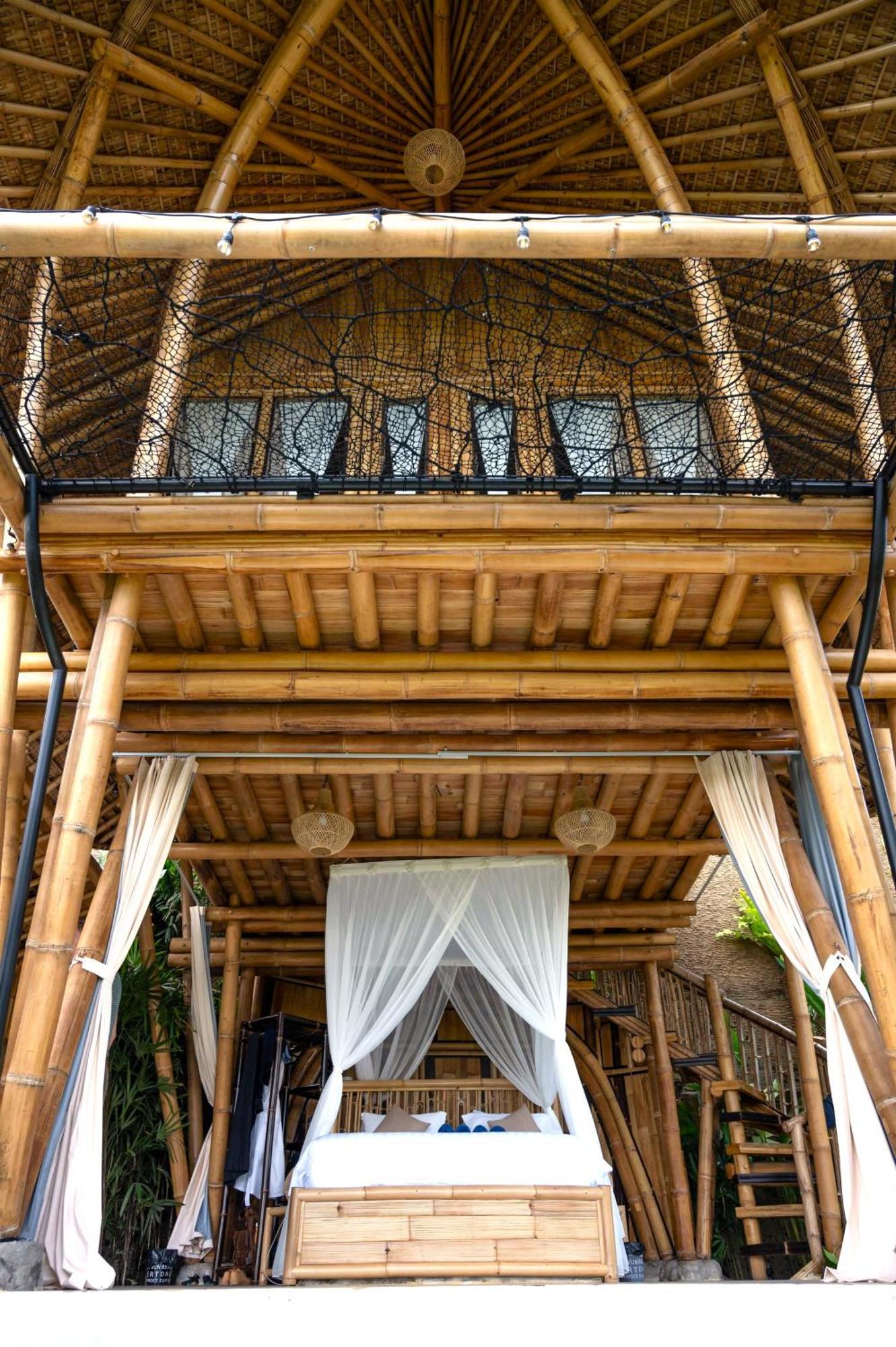 Danaswari Bali Bamboo House Villa Selat Exterior photo