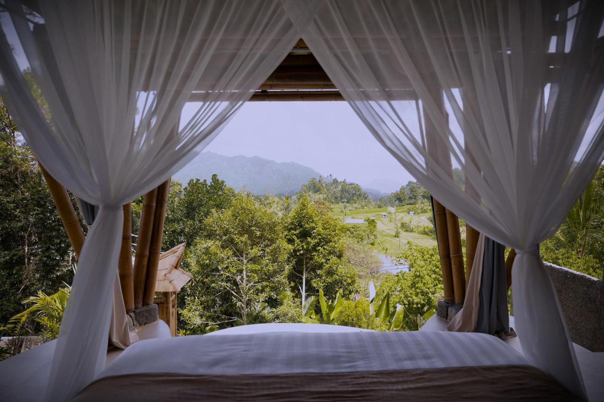 Danaswari Bali Bamboo House Villa Selat Exterior photo