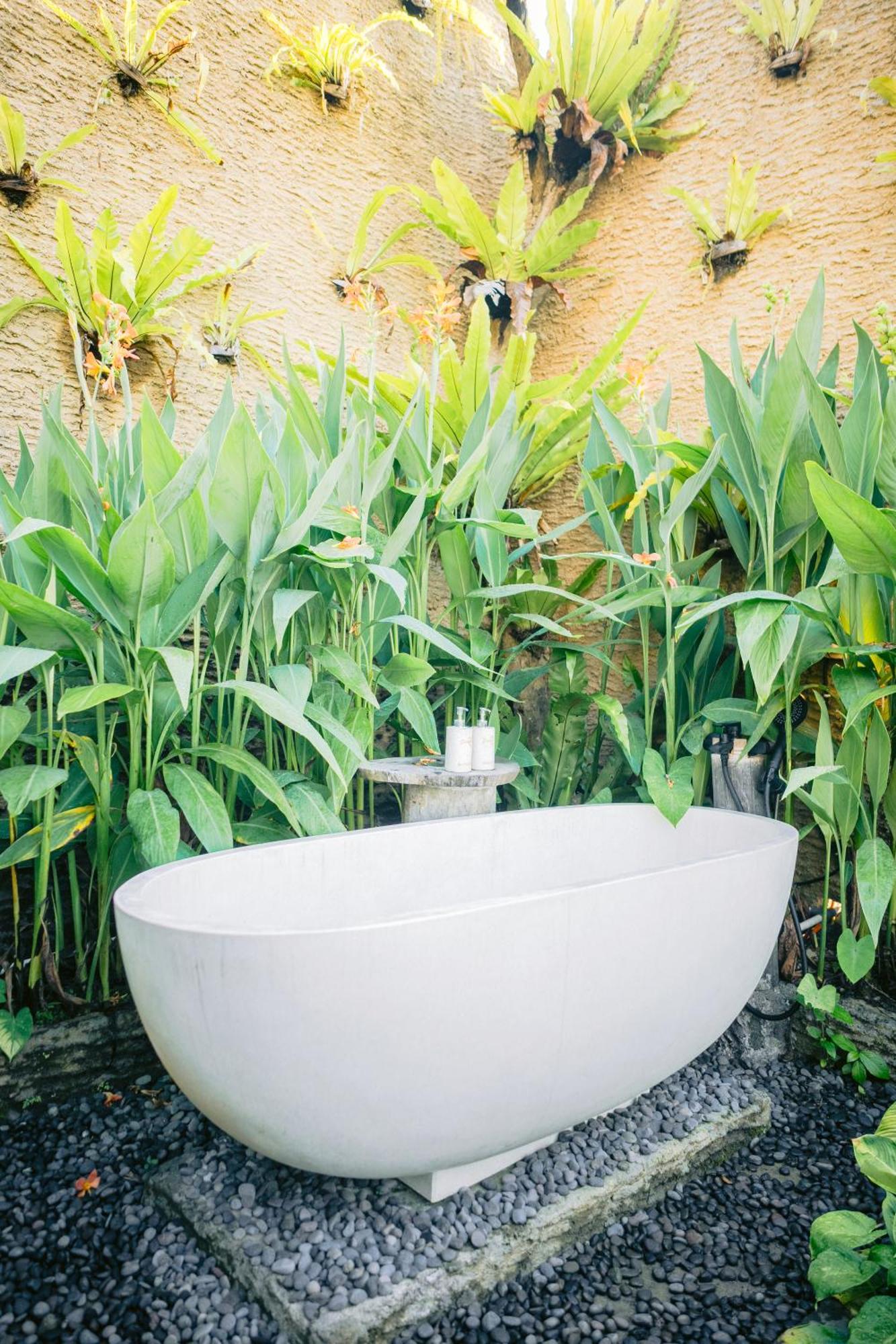 Danaswari Bali Bamboo House Villa Selat Exterior photo